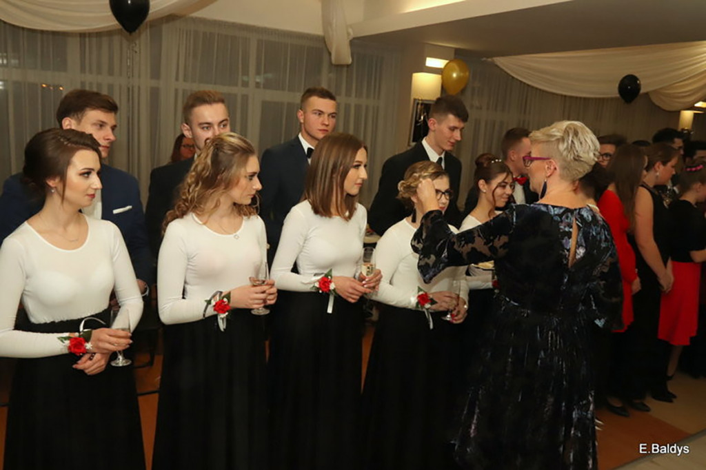 Bal studniówkowy ZS nr 4 (zdjęcia)