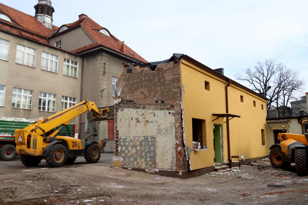 Szkoła przy Al. Jana Pawła II. Dawniej i dziś