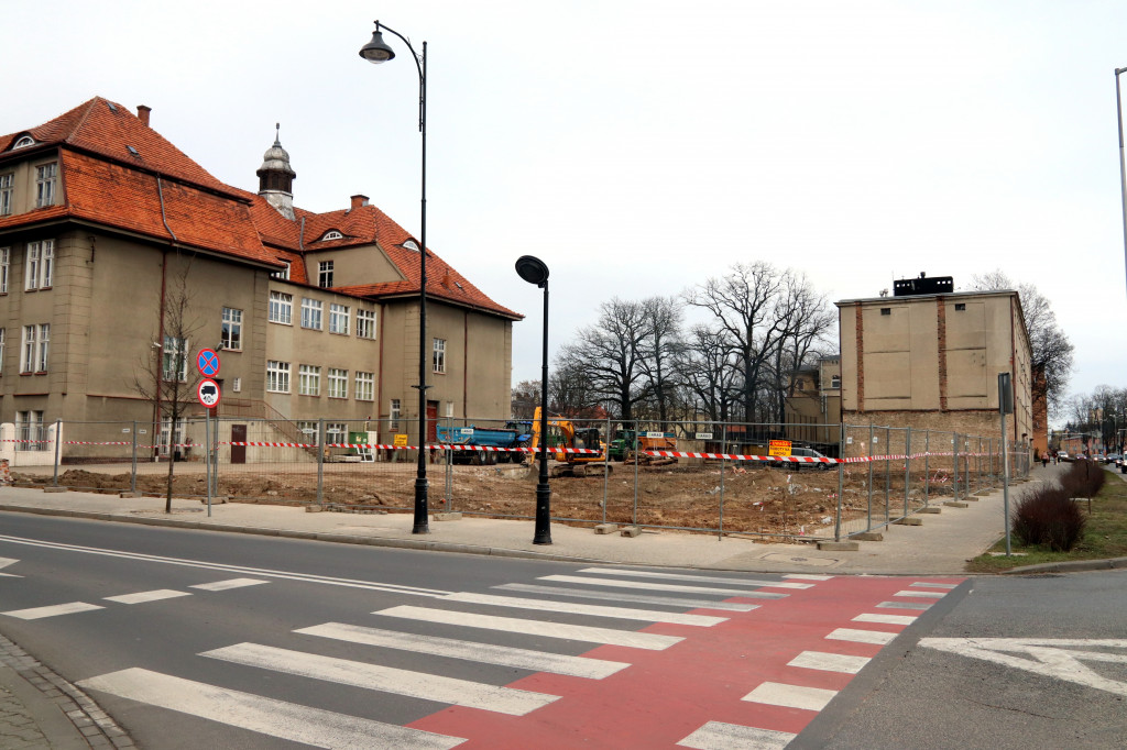 Szkoła przy Al. Jana Pawła II. Dawniej i dziś