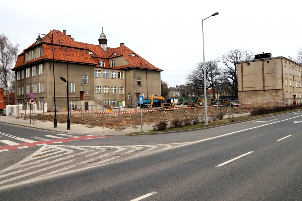 Szkoła przy Al. Jana Pawła II. Dawniej i dziś