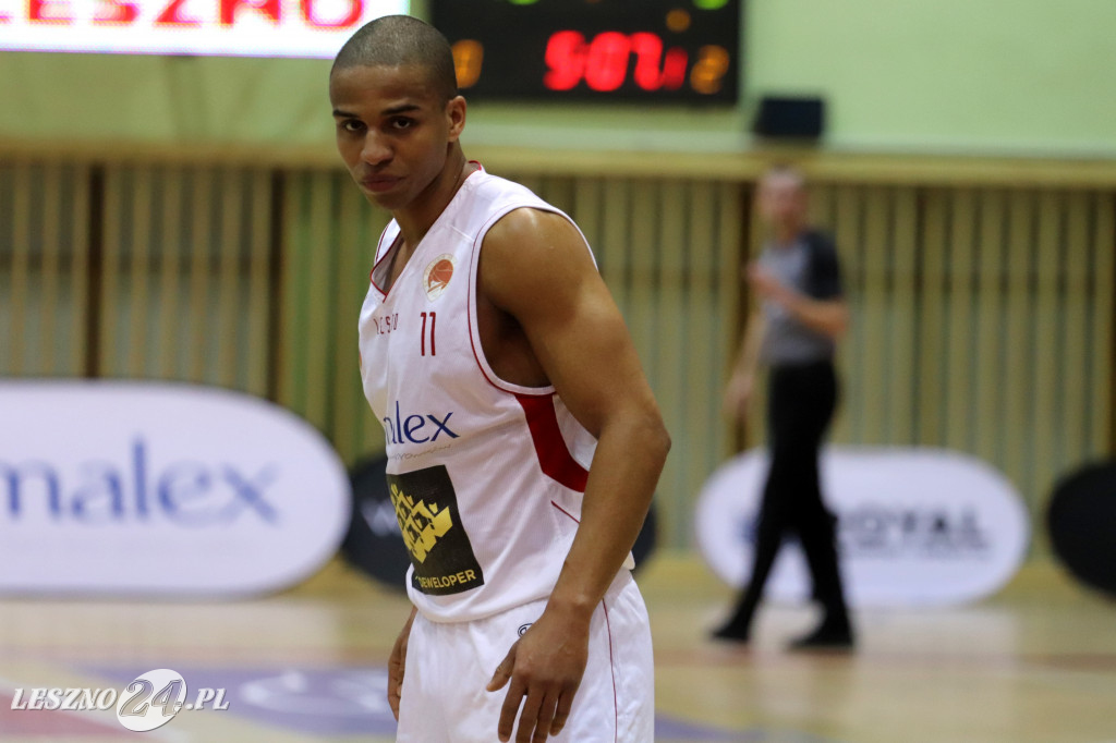 Rozbili AZS w Trapezie