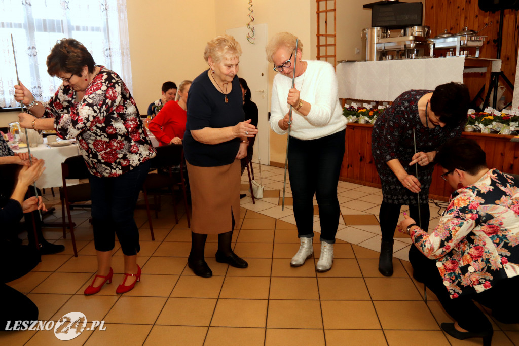 Babska biesiada w Długich Starych