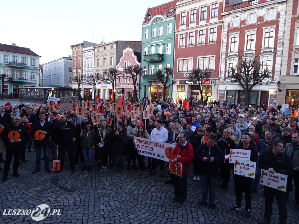 Wiec poparcia dla nauczycieli