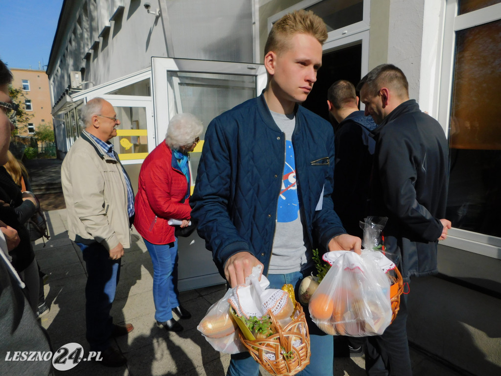 Święcenie koszyków w MOPR