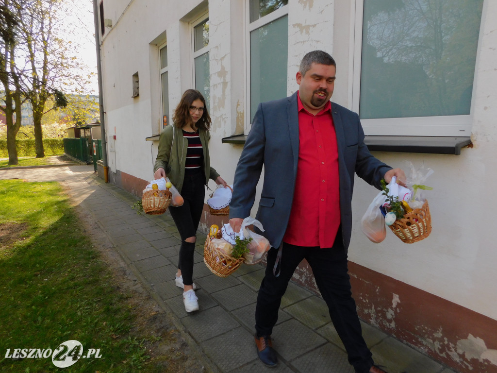Święcenie koszyków w MOPR
