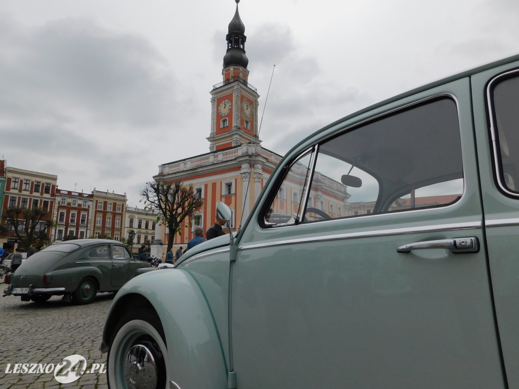 Zabytkowe auta dojechały do Leszna