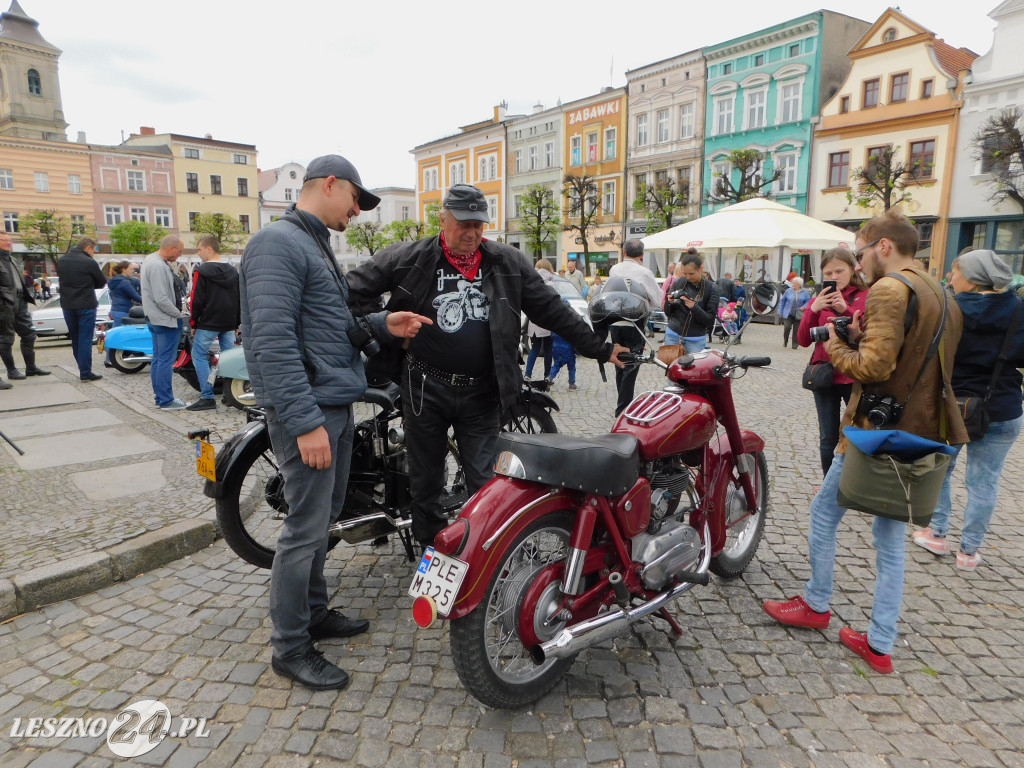 Zabytkowe auta dojechały do Leszna