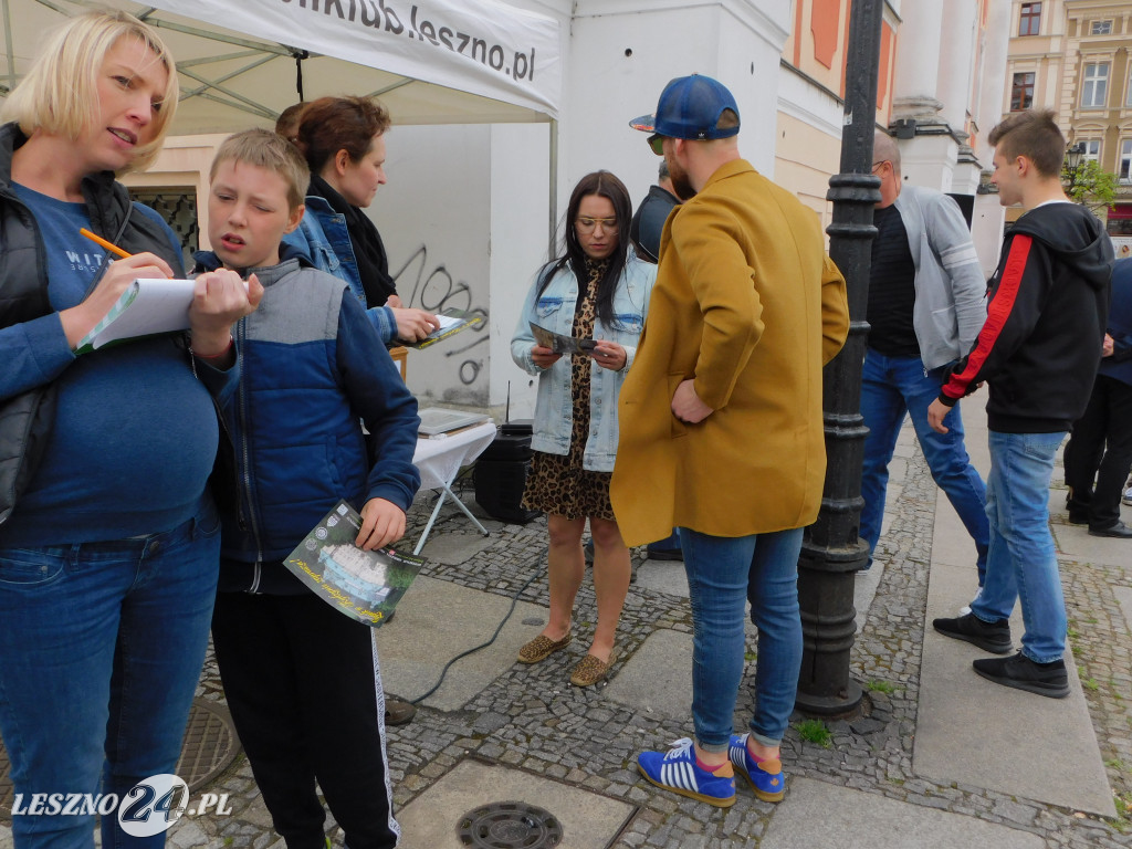 Zabytkowe auta dojechały do Leszna