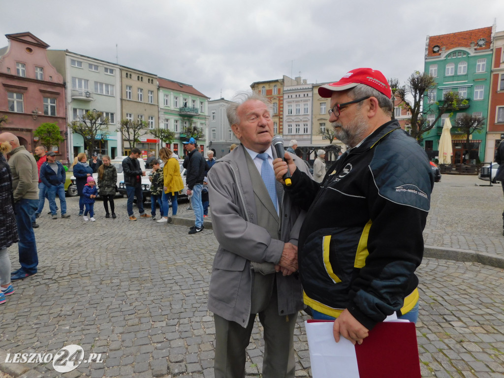 Zabytkowe auta dojechały do Leszna