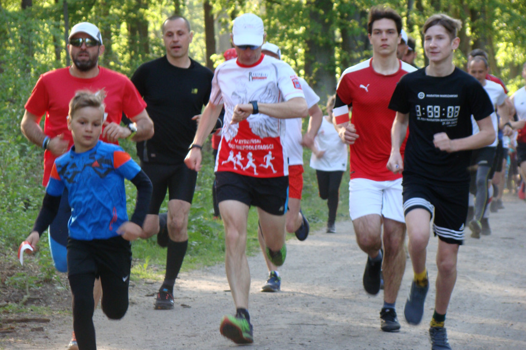Bieg z flagą w Lesznie. 2 maja 2019