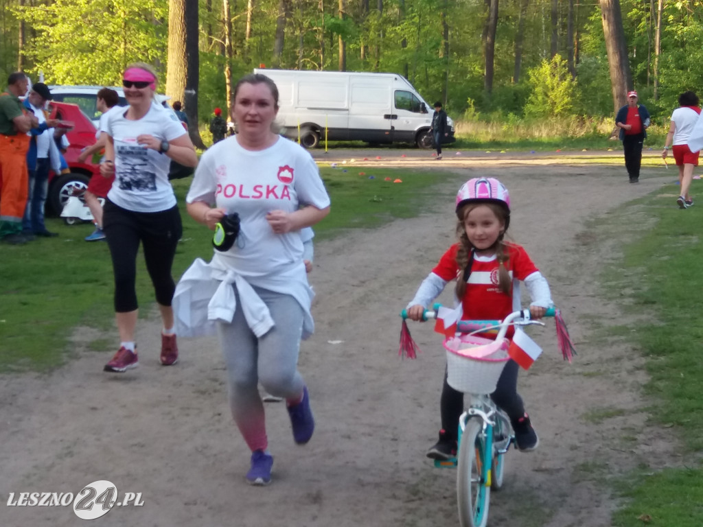 Bieg z flagą w Lesznie. 2 maja 2019