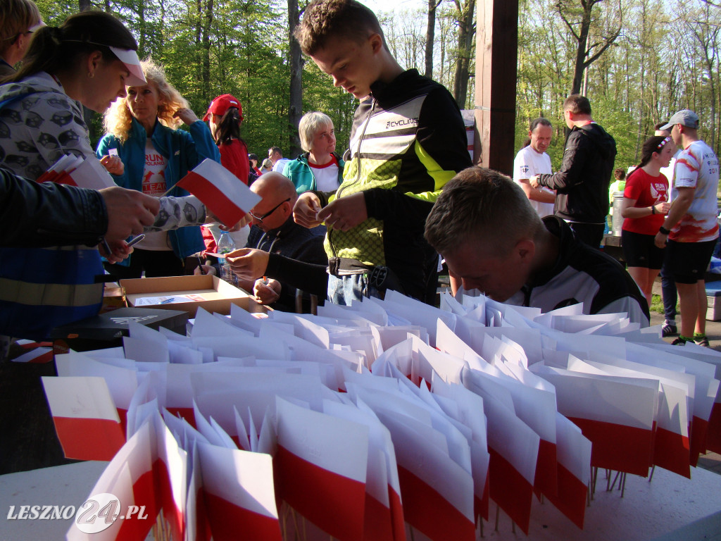 Bieg z flagą w Lesznie. 2 maja 2019