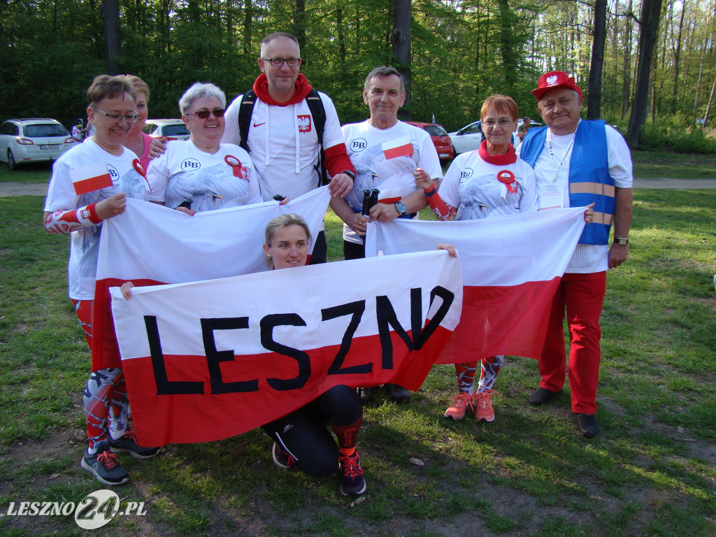 Bieg z flagą w Lesznie. 2 maja 2019