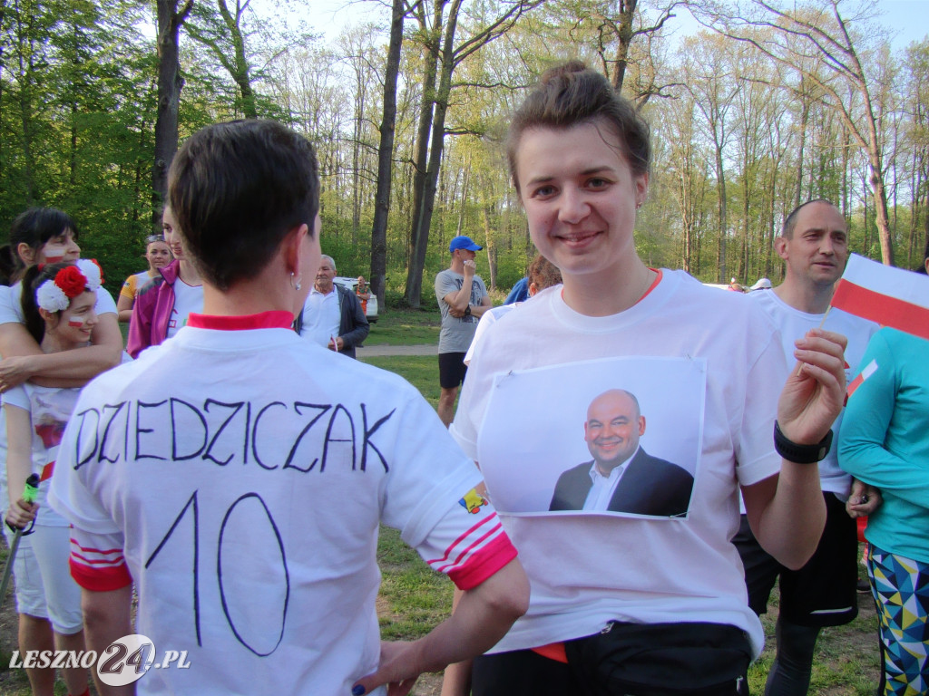 Bieg z flagą w Lesznie. 2 maja 2019