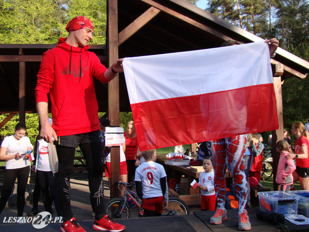 Bieg z flagą w Lesznie. 2 maja 2019