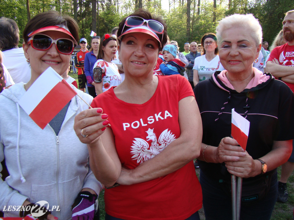 Bieg z flagą w Lesznie. 2 maja 2019
