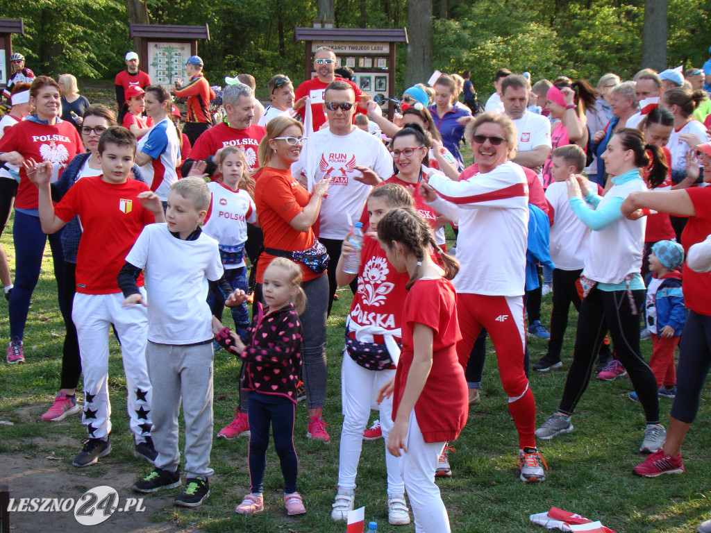 Bieg z flagą w Lesznie. 2 maja 2019