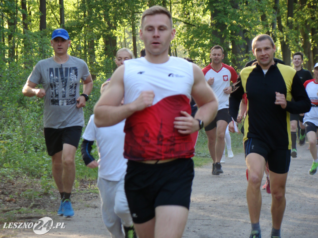 Bieg z flagą w Lesznie. 2 maja 2019