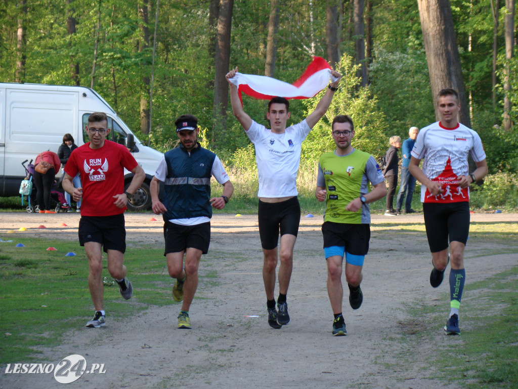 Bieg z flagą w Lesznie. 2 maja 2019