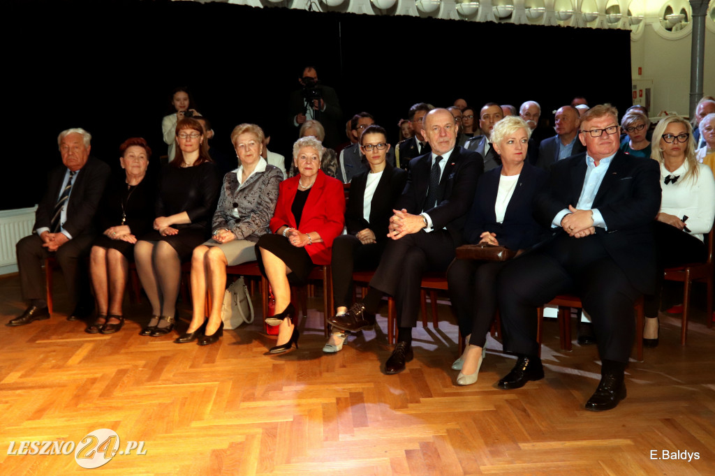 Uhonorowani, wyróżnieni i nagrodzeni w MOK
