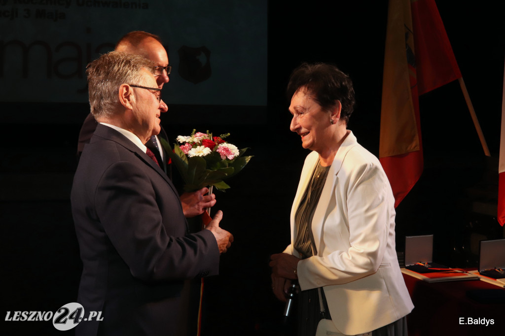 Uhonorowani, wyróżnieni i nagrodzeni w MOK