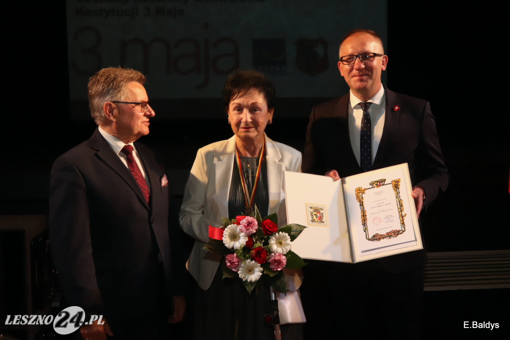 Uhonorowani, wyróżnieni i nagrodzeni w MOK