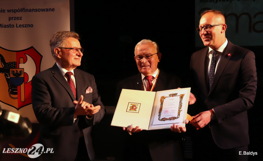 Uhonorowani, wyróżnieni i nagrodzeni w MOK