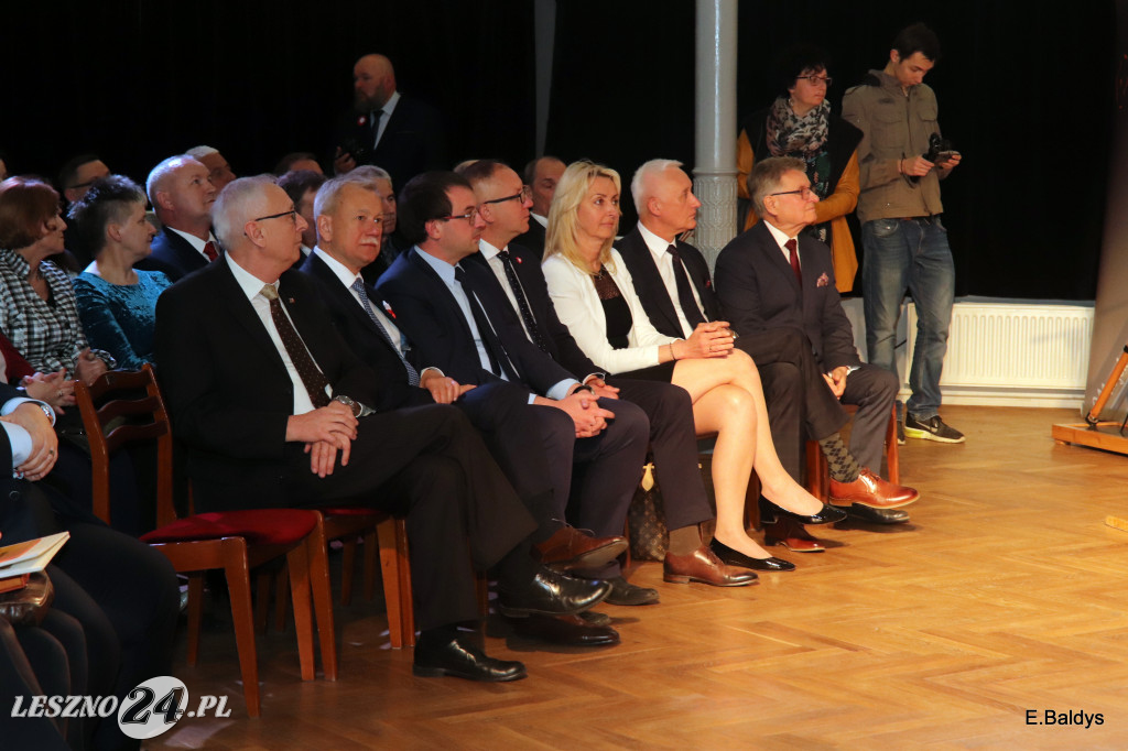 Uhonorowani, wyróżnieni i nagrodzeni w MOK