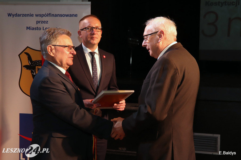 Uhonorowani, wyróżnieni i nagrodzeni w MOK
