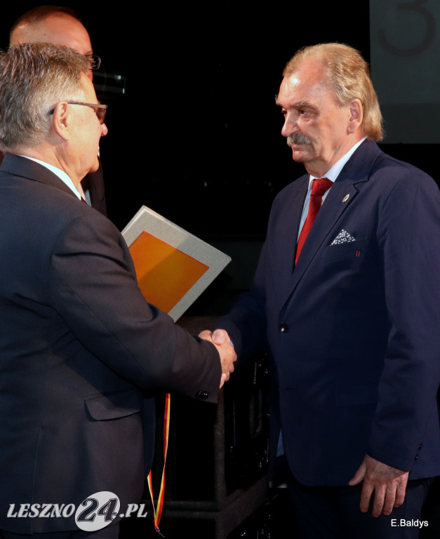 Uhonorowani, wyróżnieni i nagrodzeni w MOK