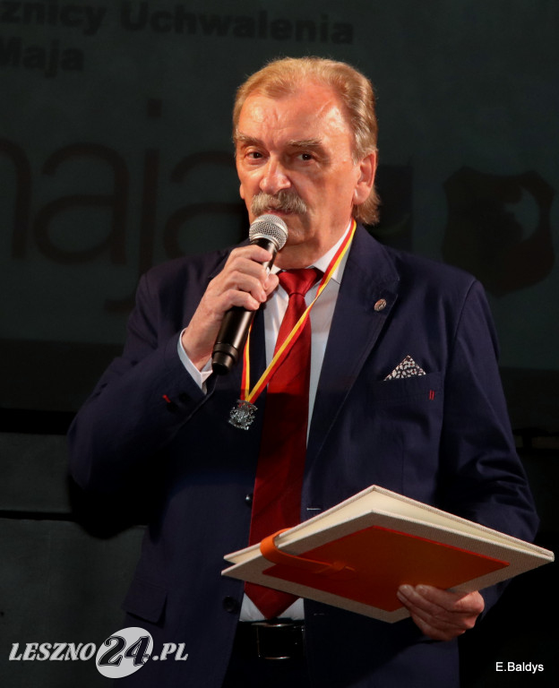 Uhonorowani, wyróżnieni i nagrodzeni w MOK