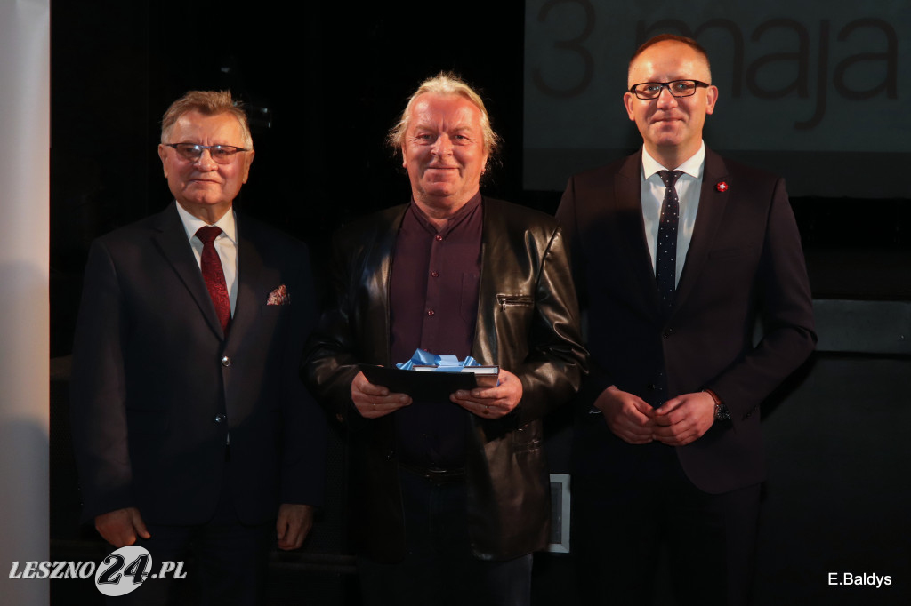 Uhonorowani, wyróżnieni i nagrodzeni w MOK