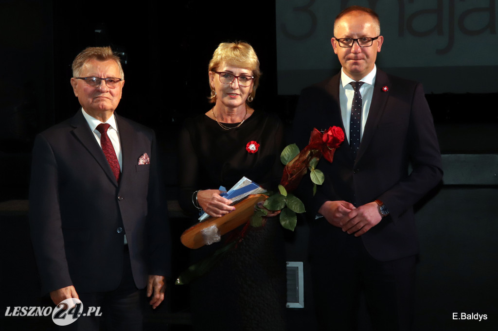 Uhonorowani, wyróżnieni i nagrodzeni w MOK