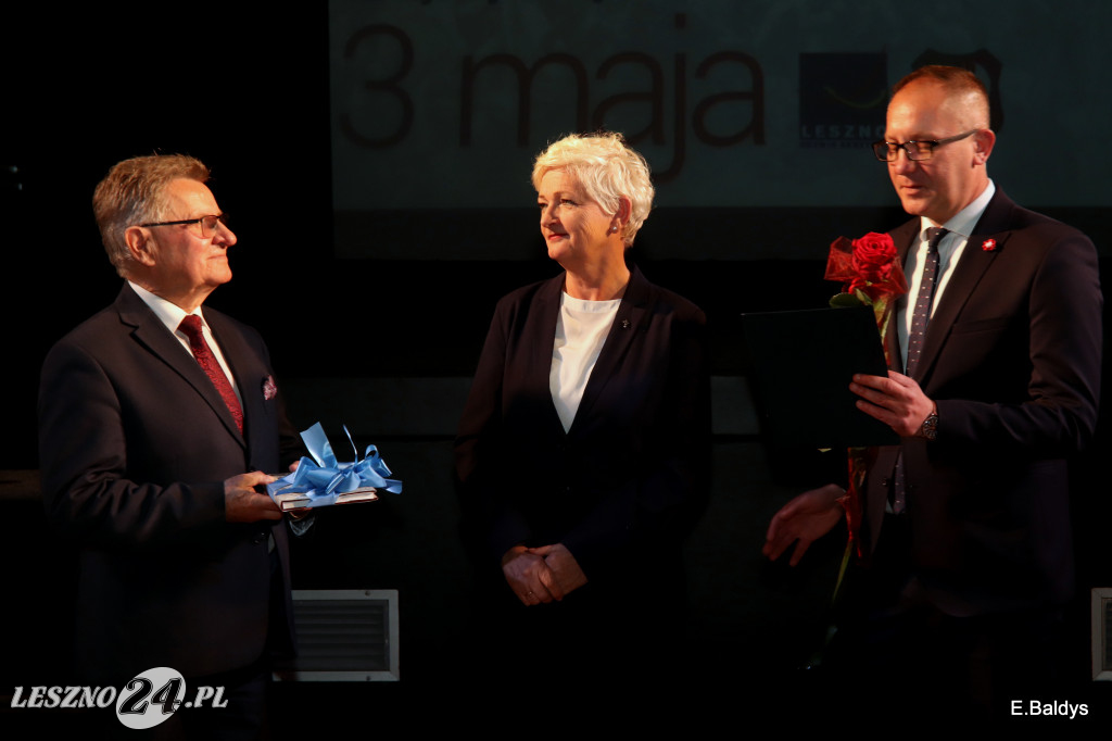 Uhonorowani, wyróżnieni i nagrodzeni w MOK