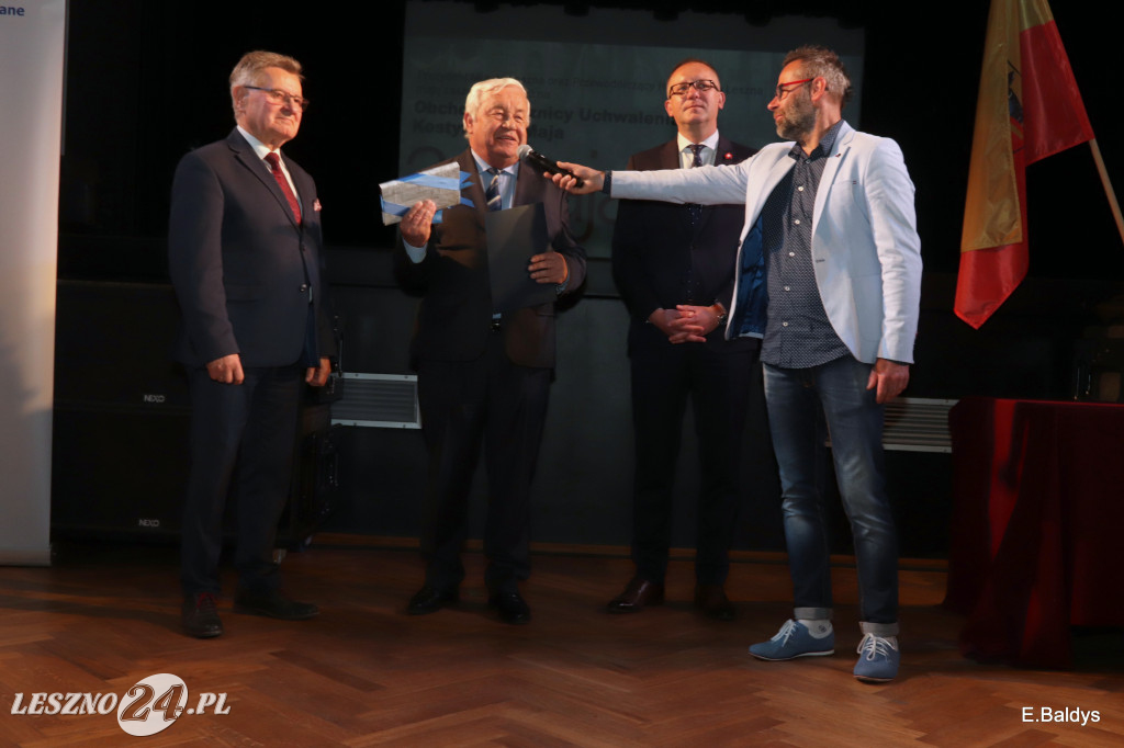 Uhonorowani, wyróżnieni i nagrodzeni w MOK