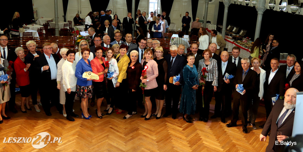 Uhonorowani, wyróżnieni i nagrodzeni w MOK