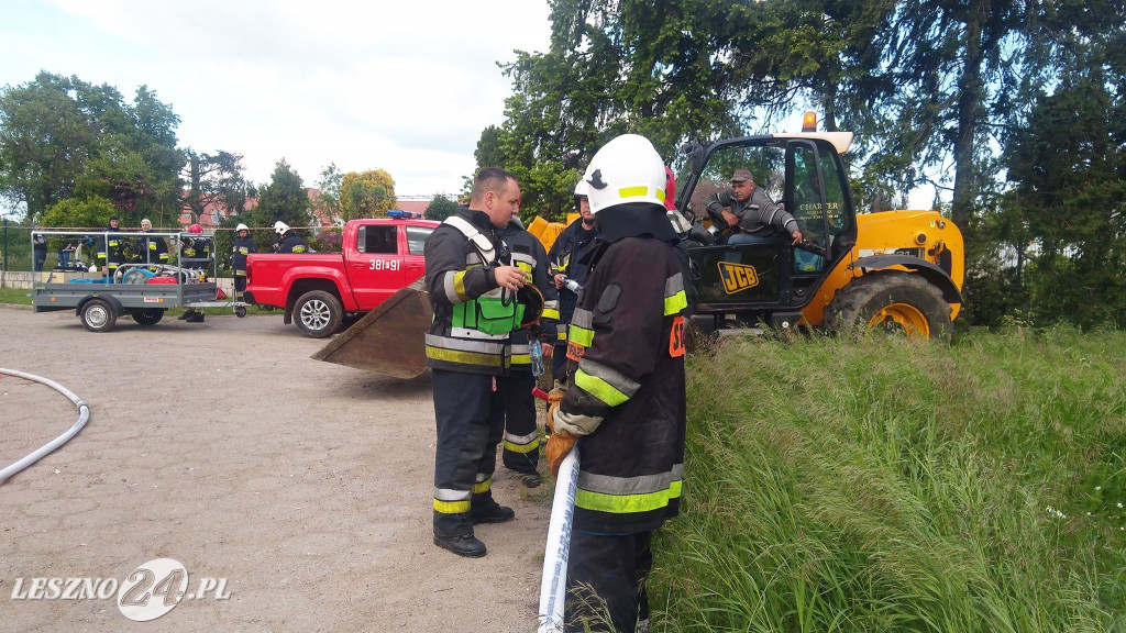 Pożar budynku po chlewni w Kłodzie