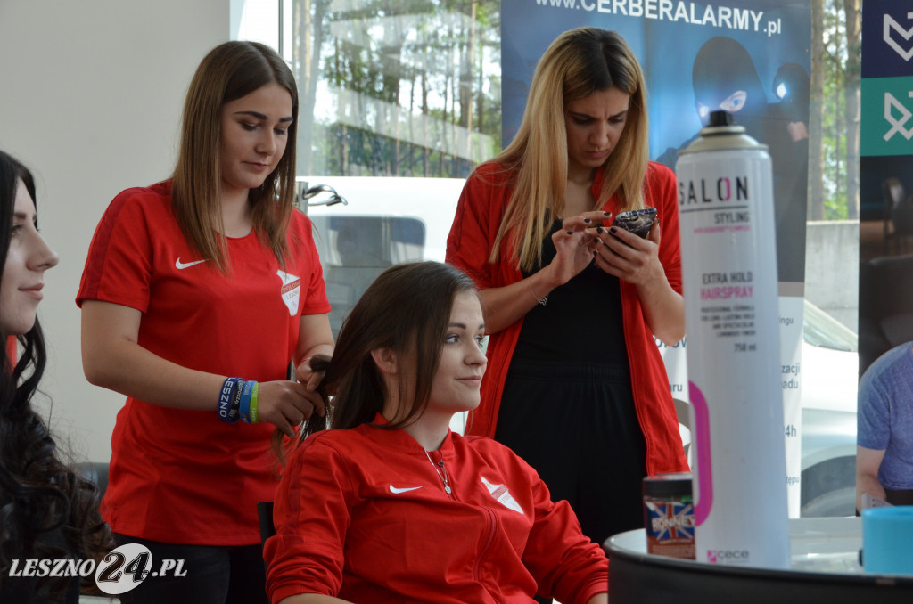 Przed sesją fotograficzna piłkarek
