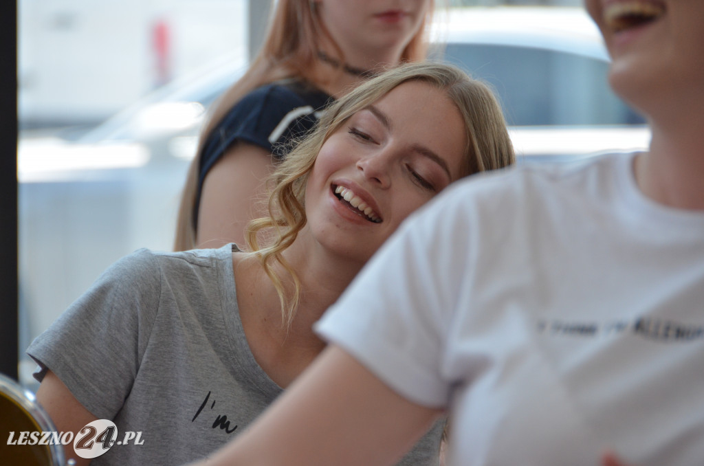 Przed sesją fotograficzna piłkarek