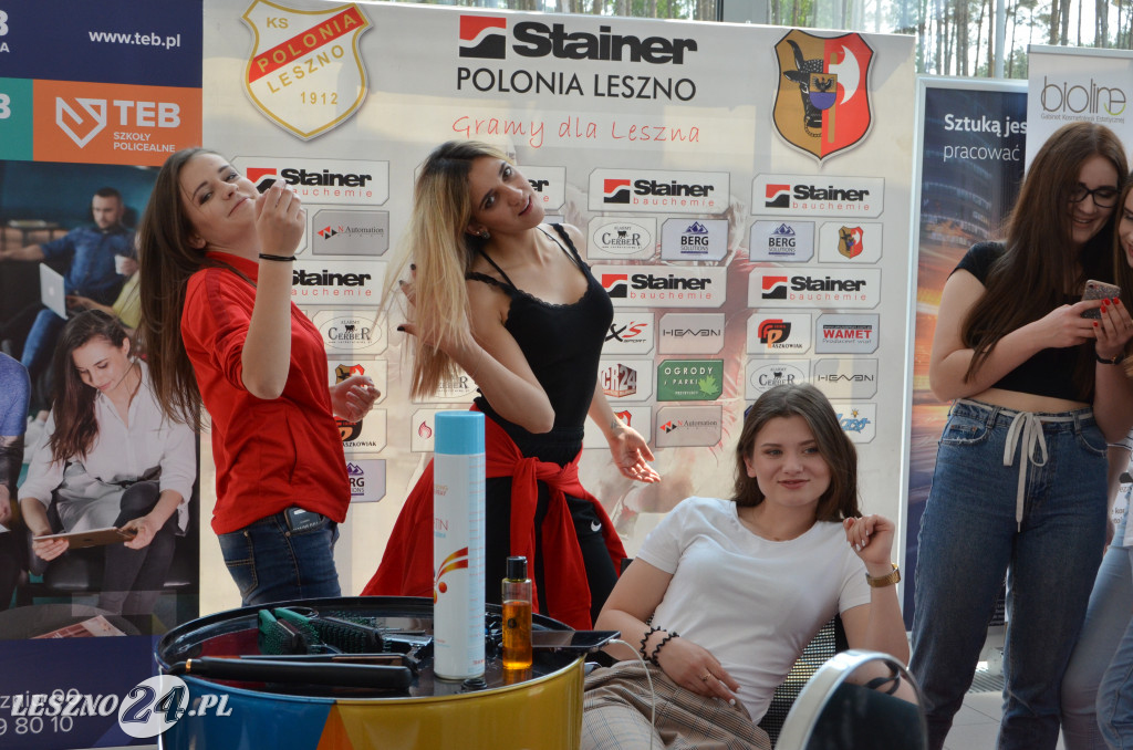 Przed sesją fotograficzna piłkarek