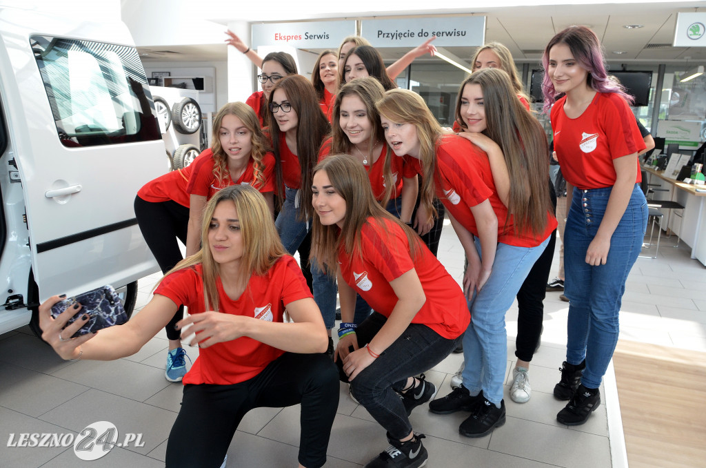 Przed sesją fotograficzna piłkarek