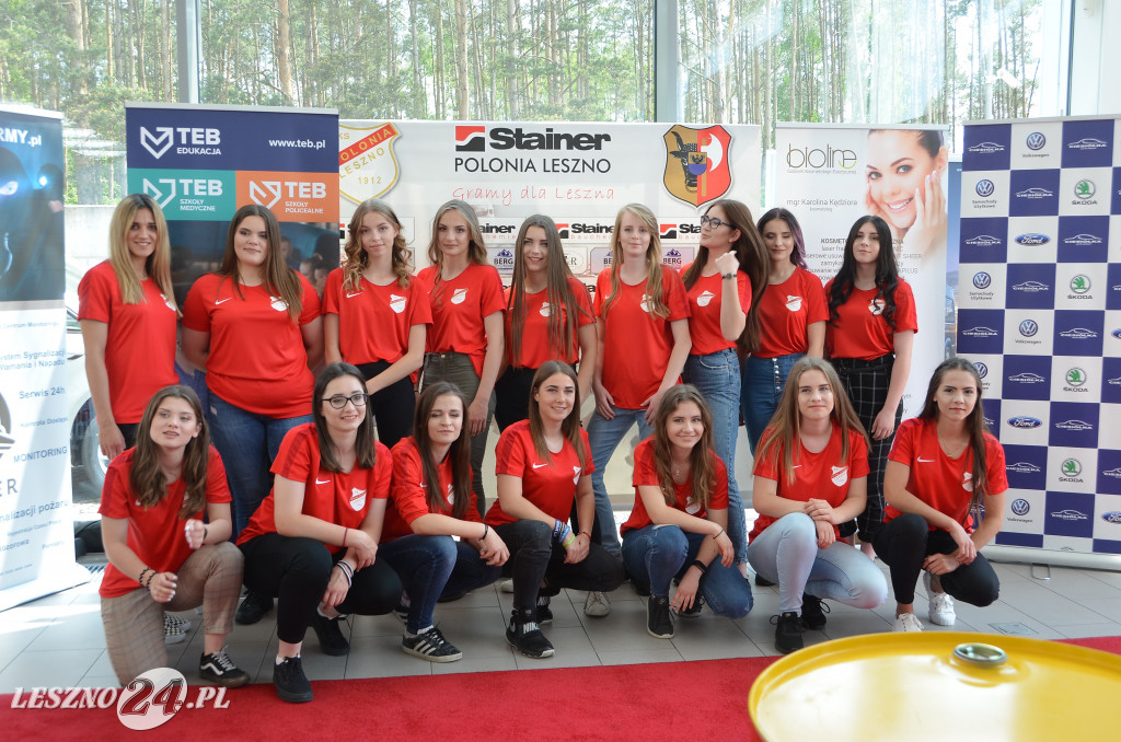 Przed sesją fotograficzna piłkarek
