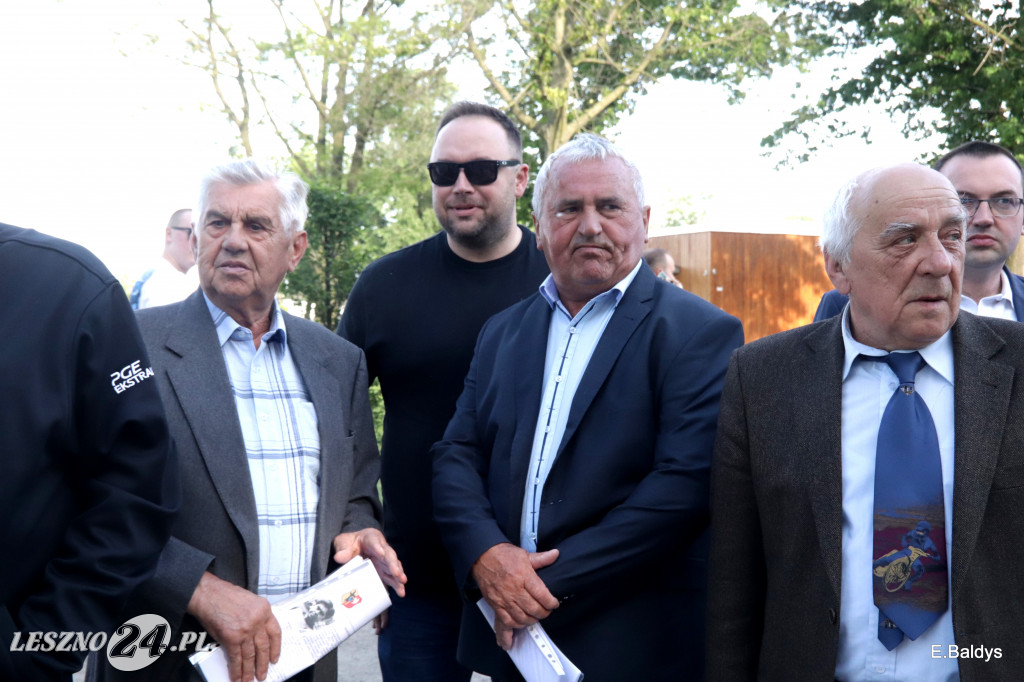 Fogo Unia kibicem stoi