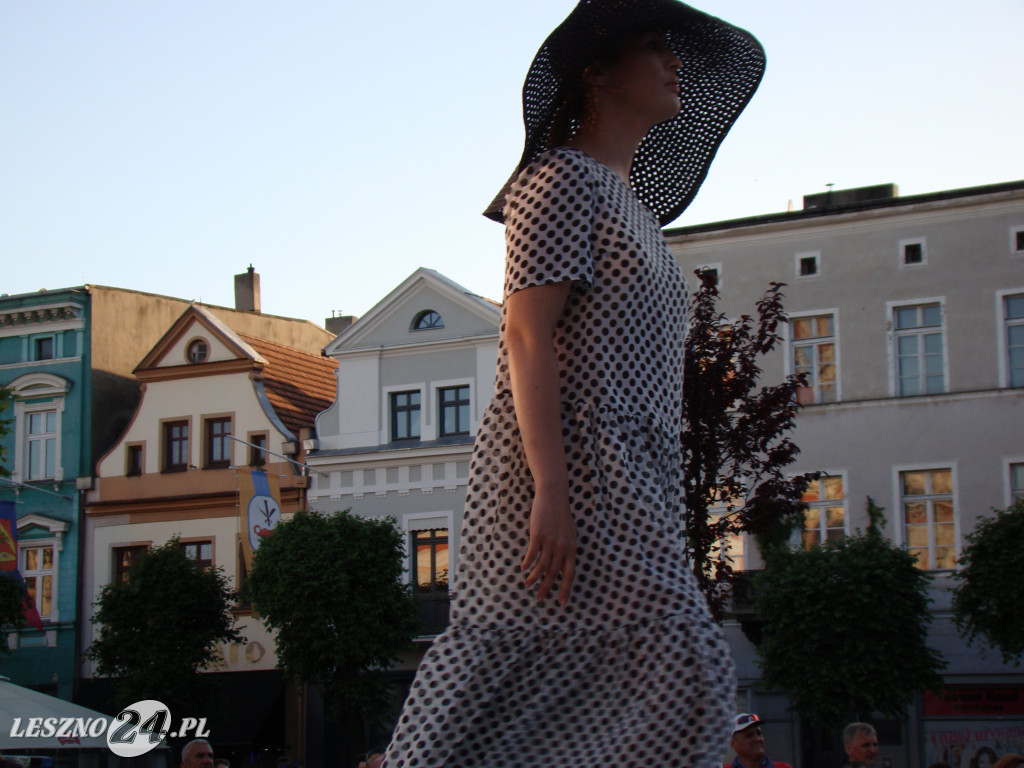 Pokaz mody na Rynku w Lesznie 2019
