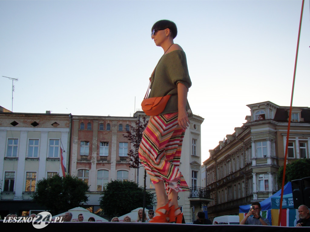 Pokaz mody na Rynku w Lesznie 2019