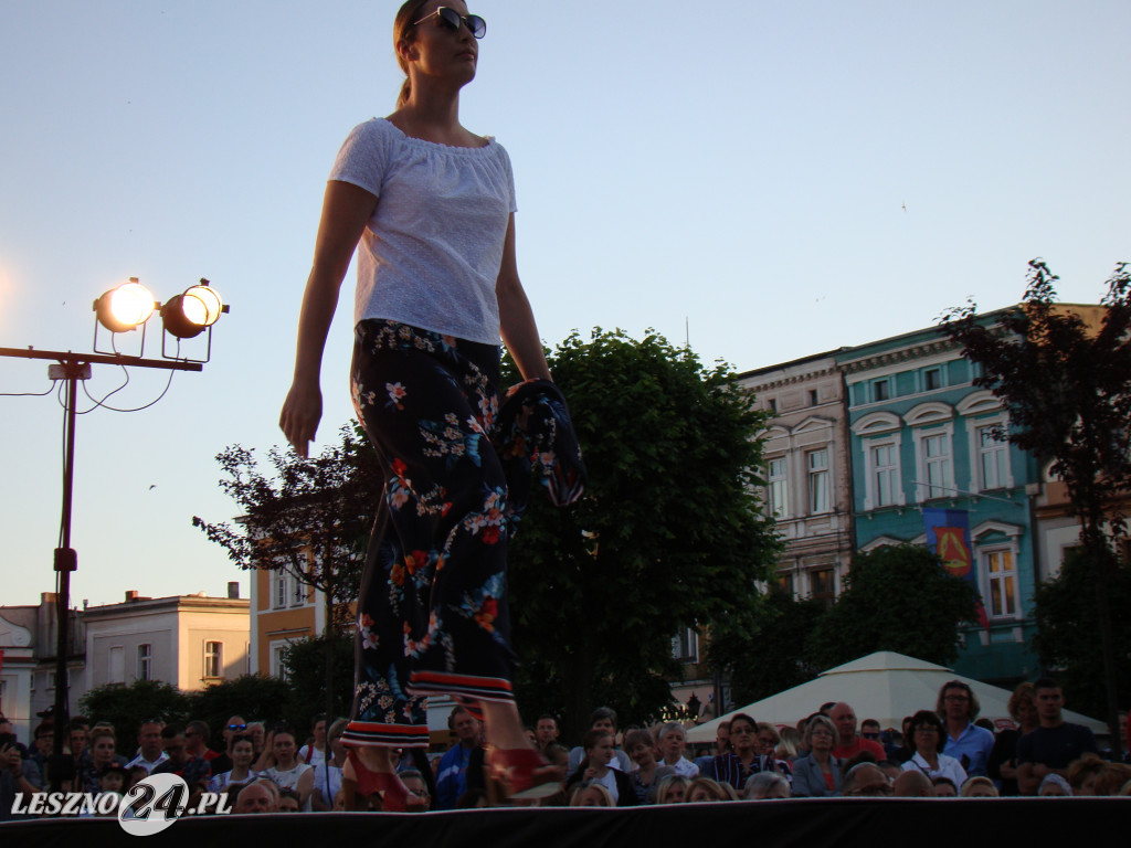 Pokaz mody na Rynku w Lesznie 2019