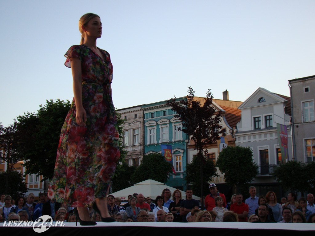 Pokaz mody na Rynku w Lesznie 2019