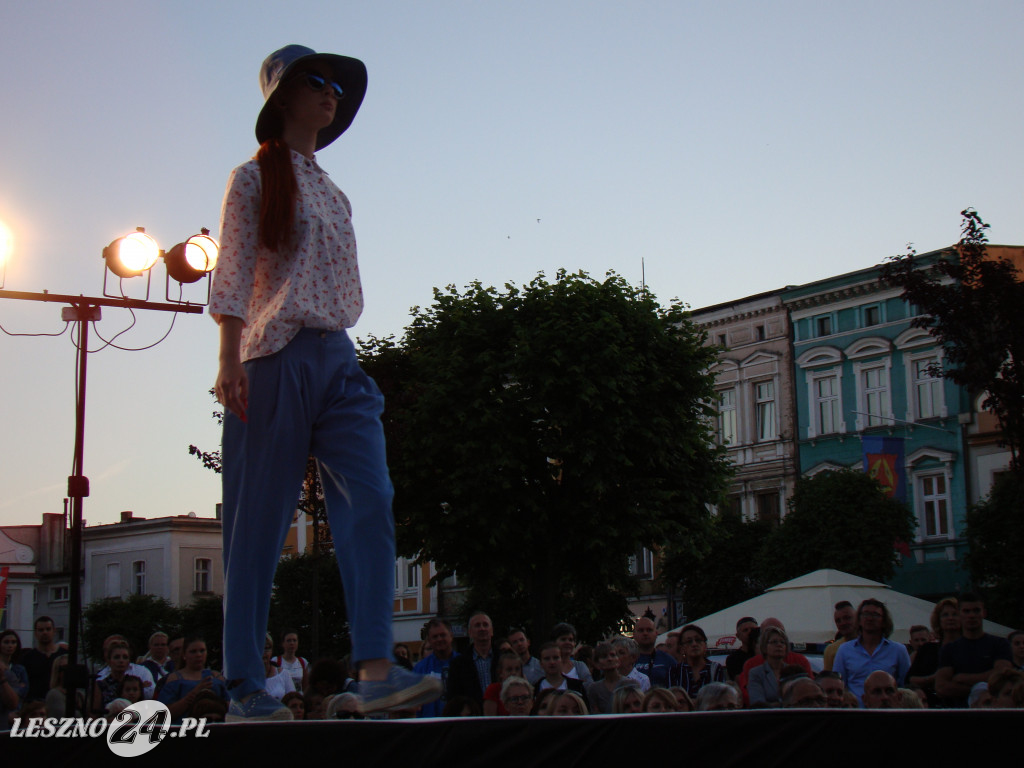 Pokaz mody na Rynku w Lesznie 2019