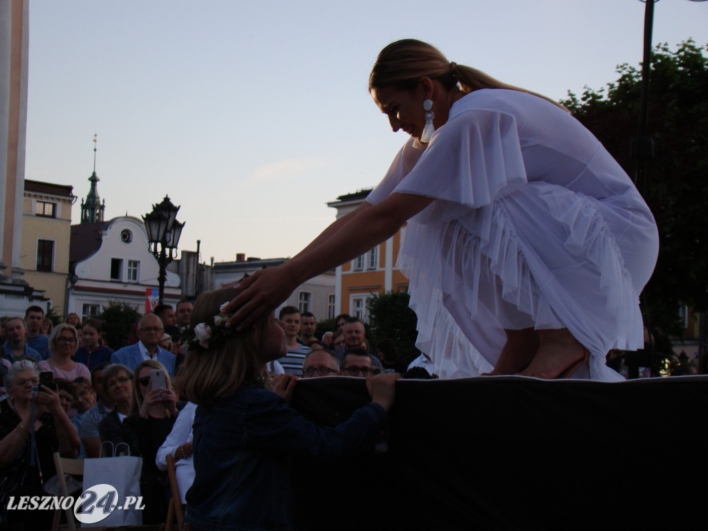 Pokaz mody na Rynku w Lesznie 2019