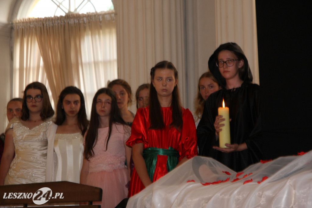Romeo i Julia - aktorami uczniowie